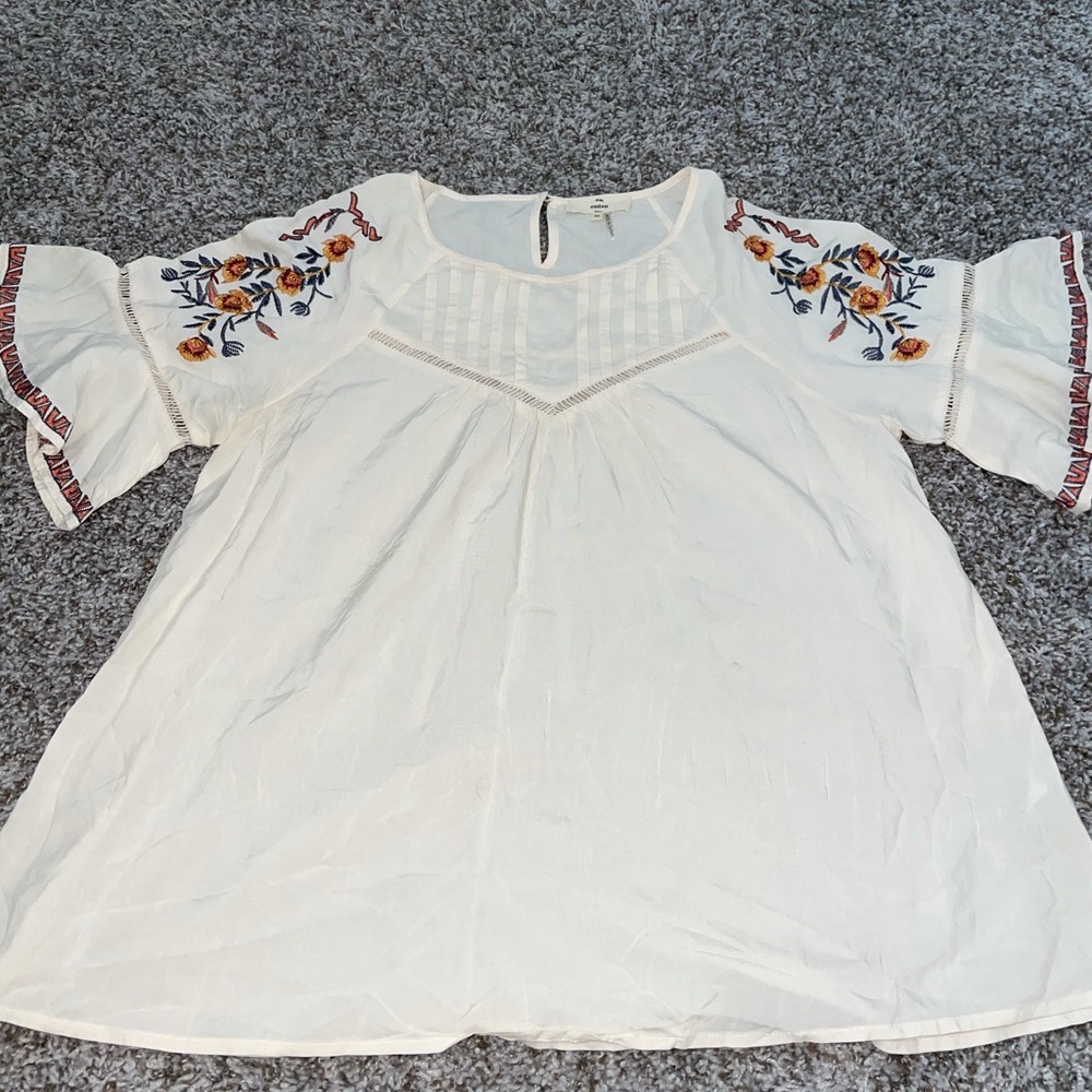 Cute boutique top with embroidery